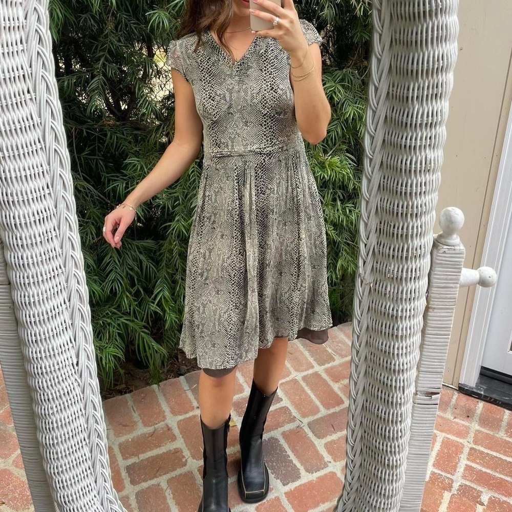 Vintage Alfani snake print v-neck dress size large / fits size s-L